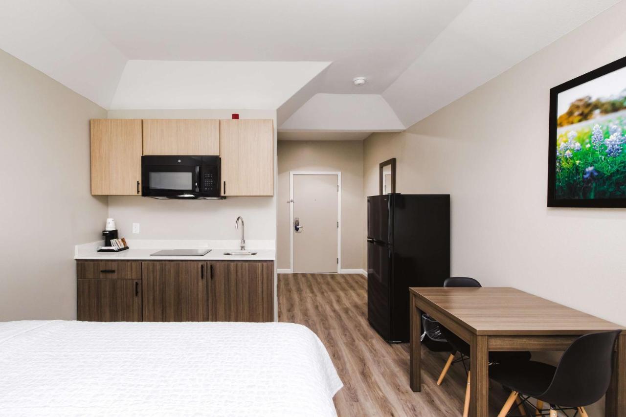 Surestay Studio By Best Western Conroe Downtown Exterior foto